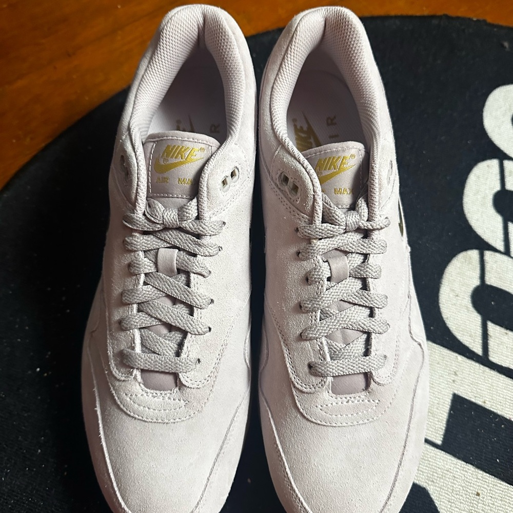 Nike air max 1 new size13 with out box
